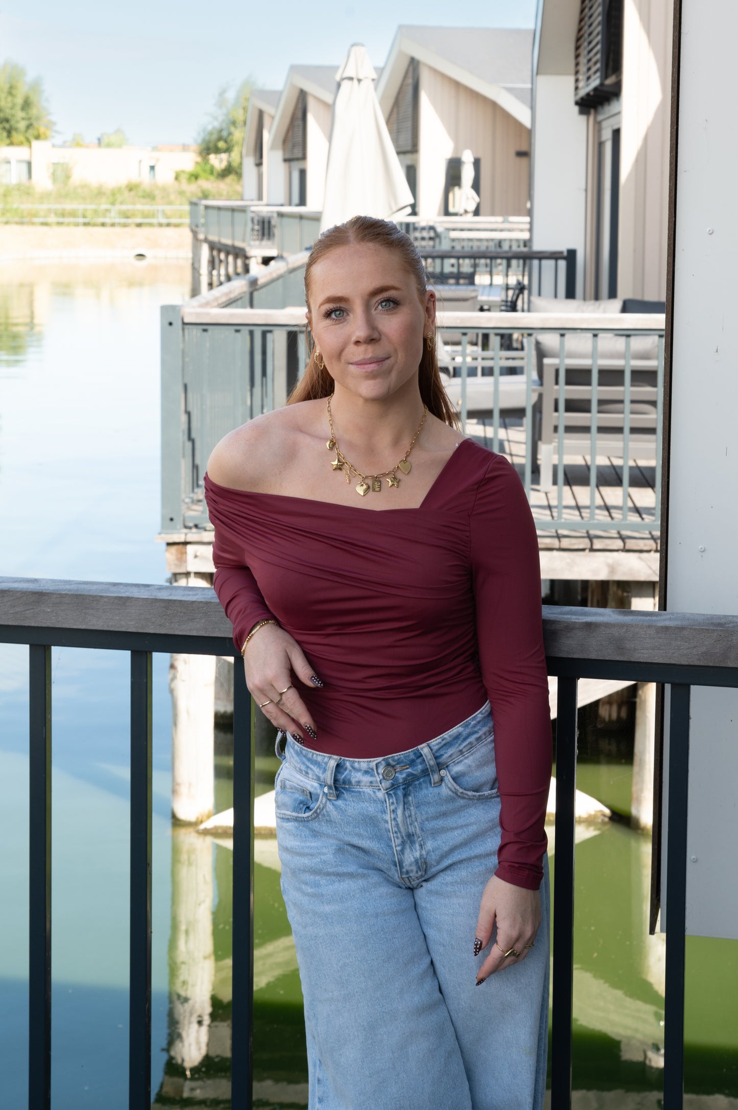 One shoulder bordeaux body