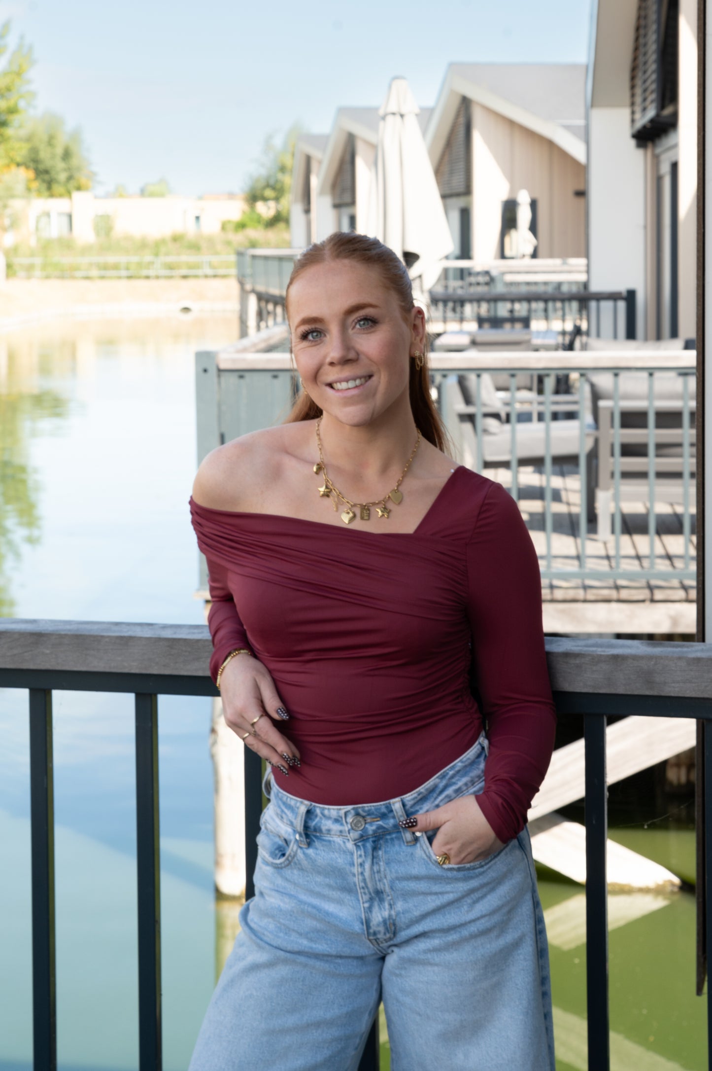 One shoulder bordeaux body