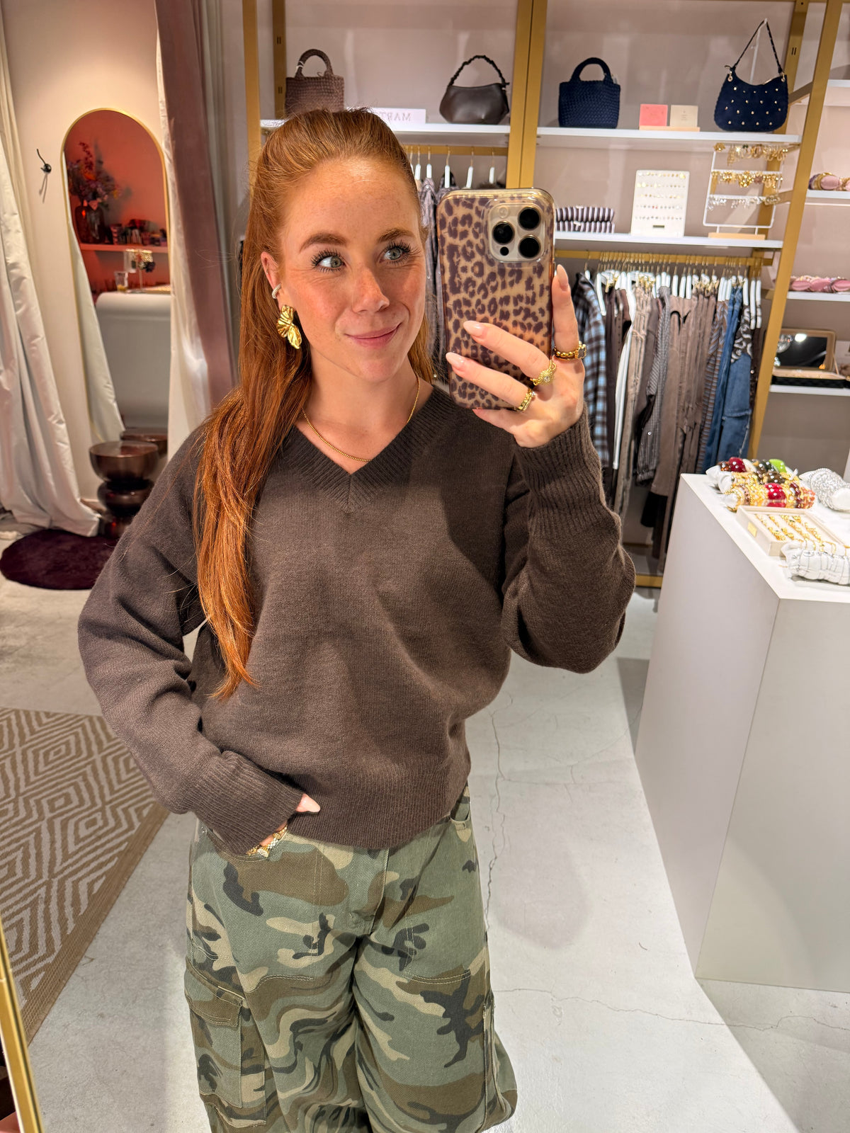 Knitted sweat v-hals brown