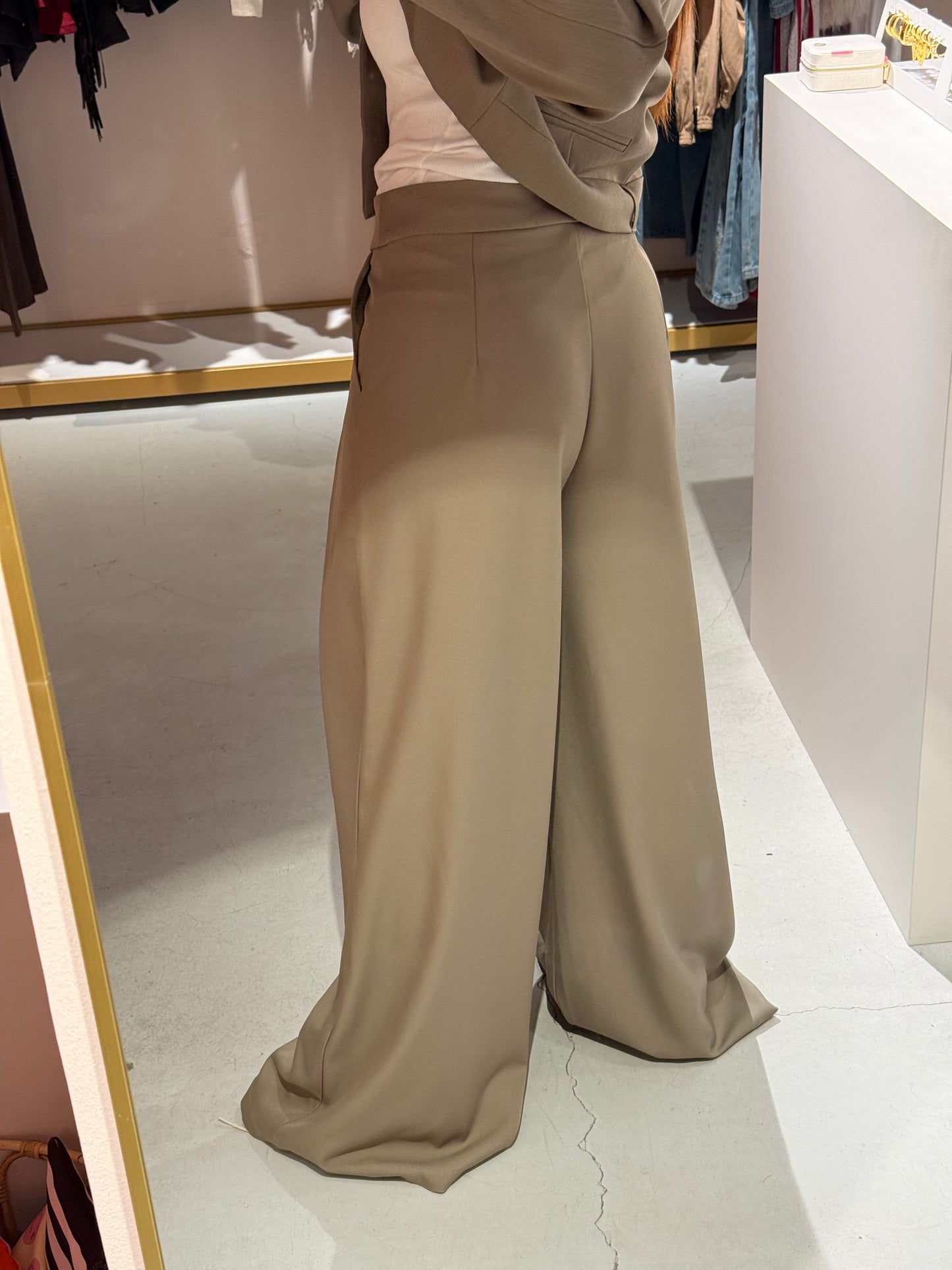 Pantalon plooien taupe