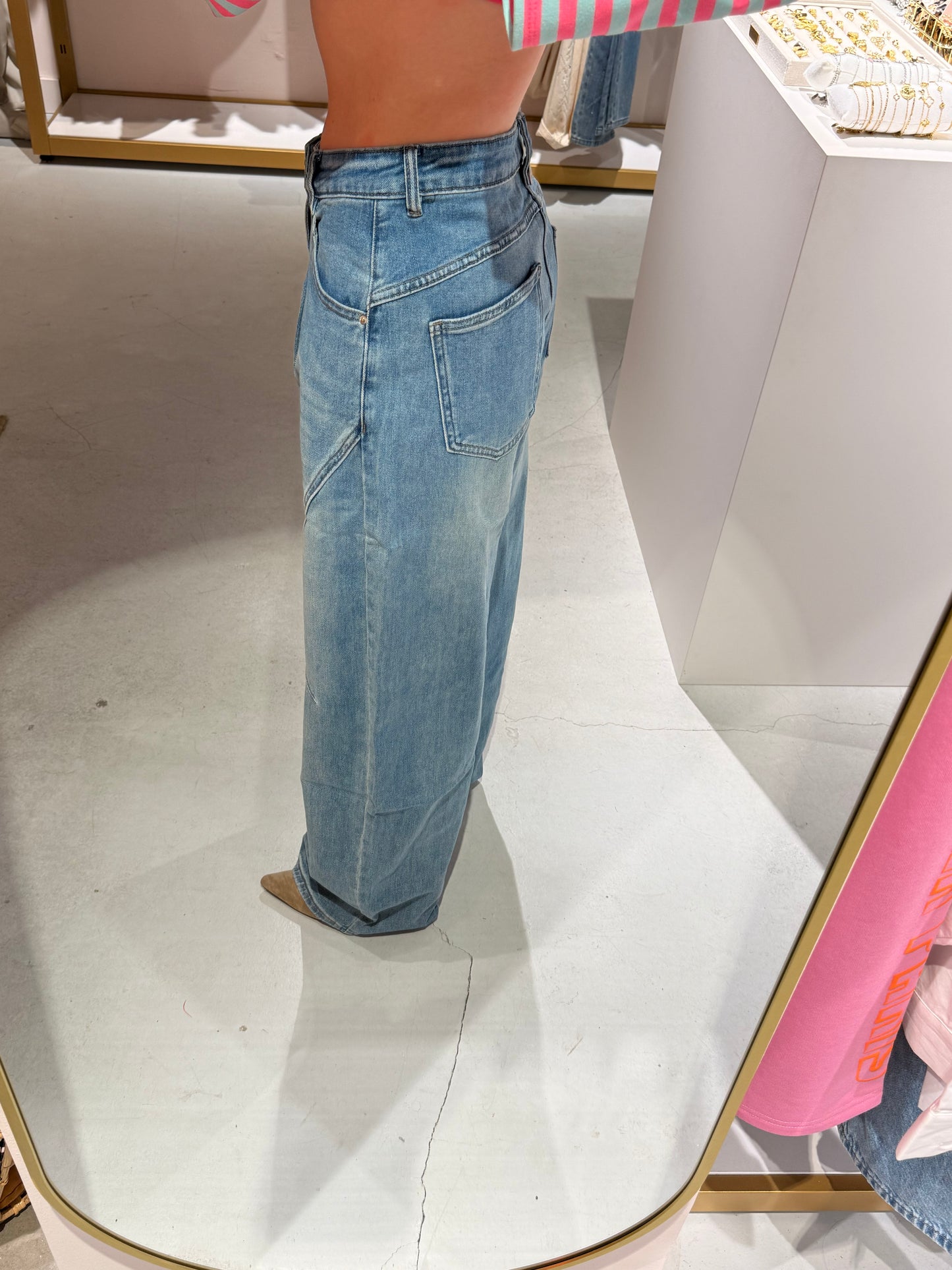 Contour balloon jeans