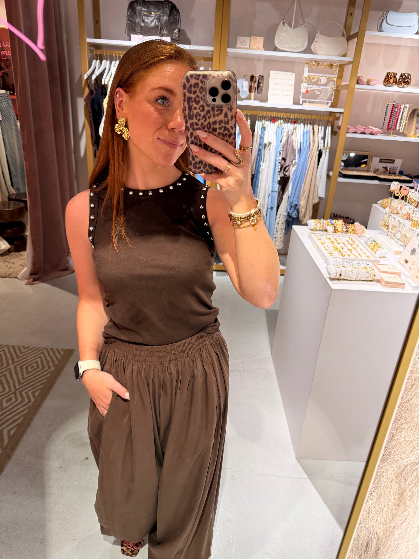 Brown studs top