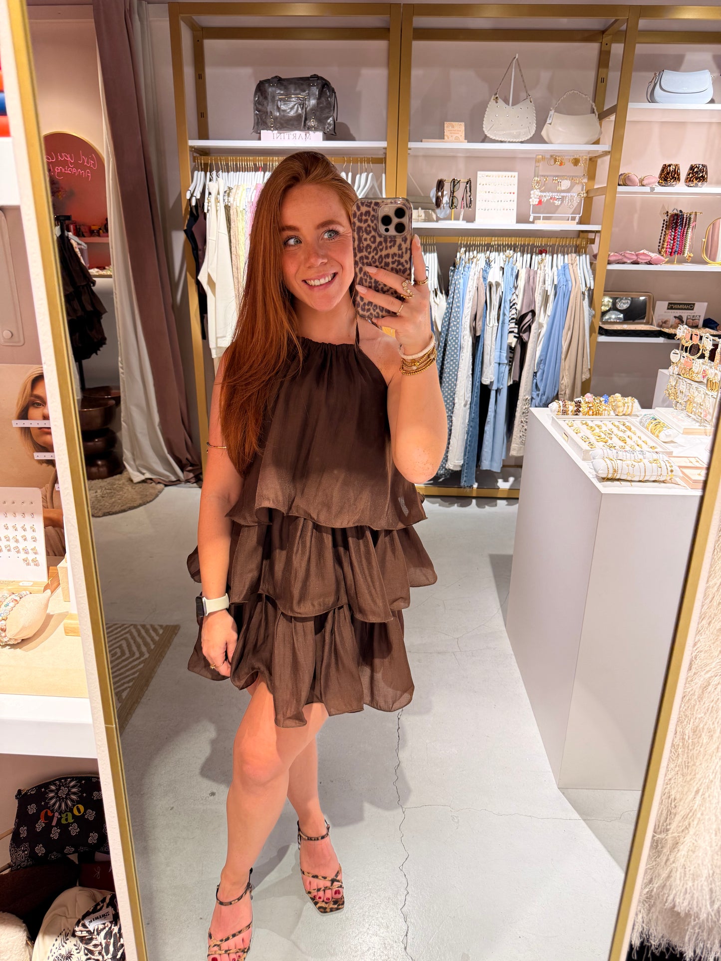 Halterjurk layers brown