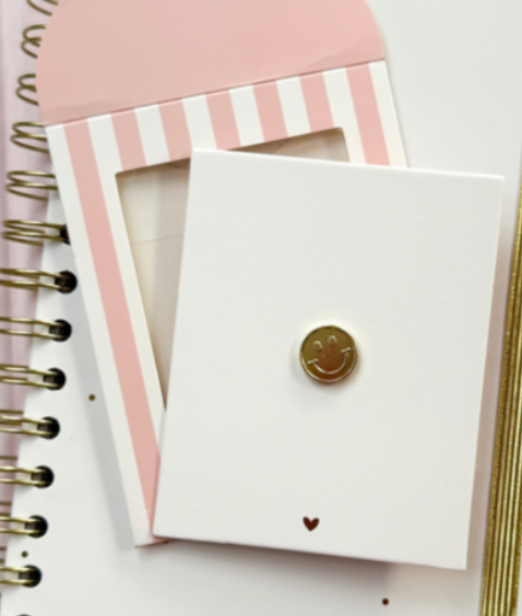 Pin in geschenkverpakking smiley