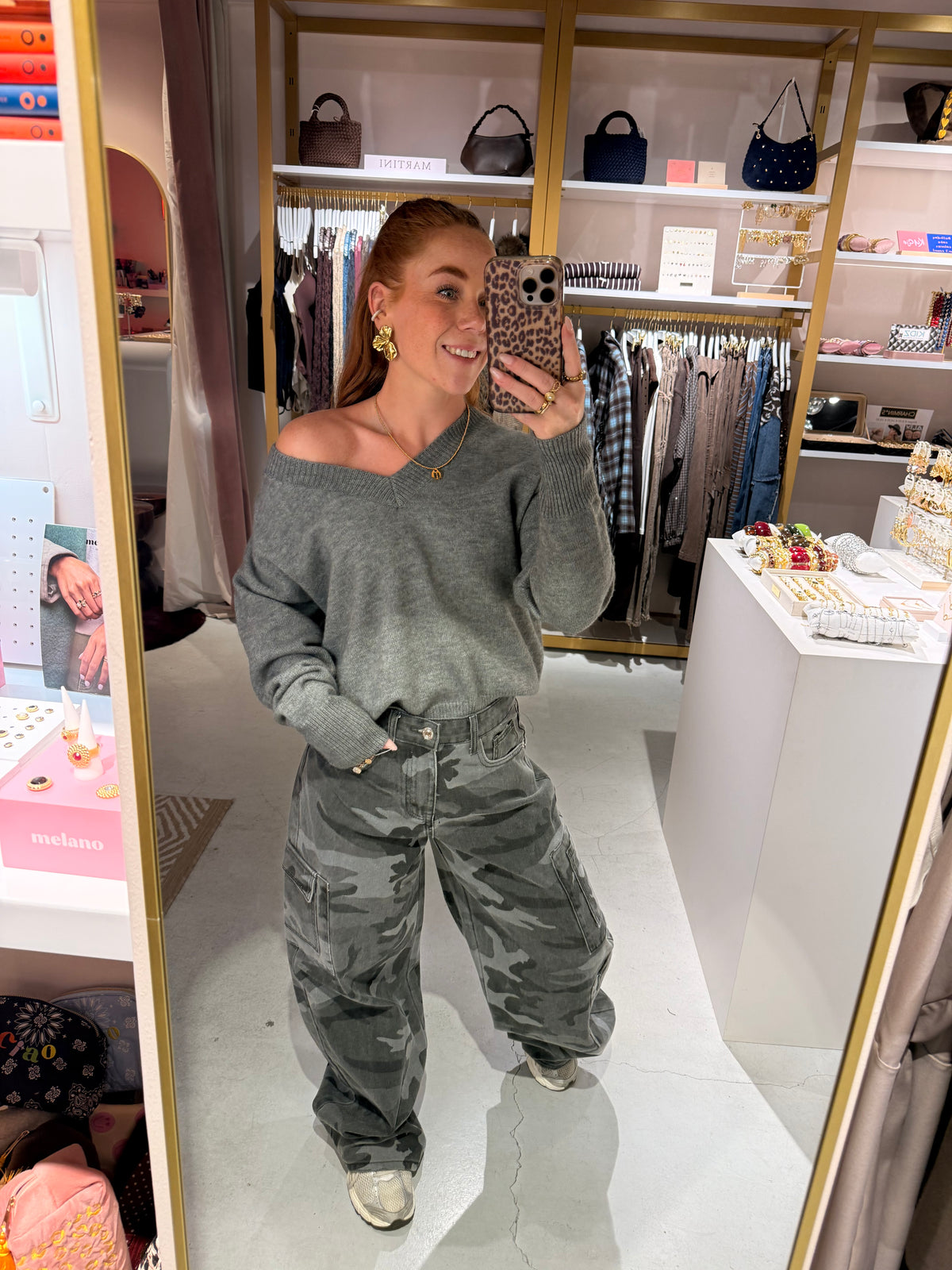 Knitted sweat v-hals grey