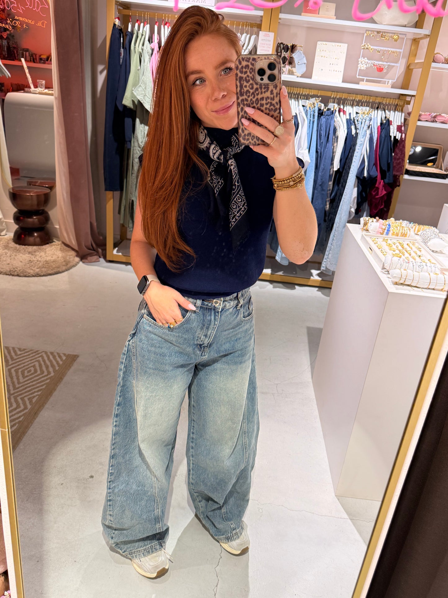 Dark contour jeans