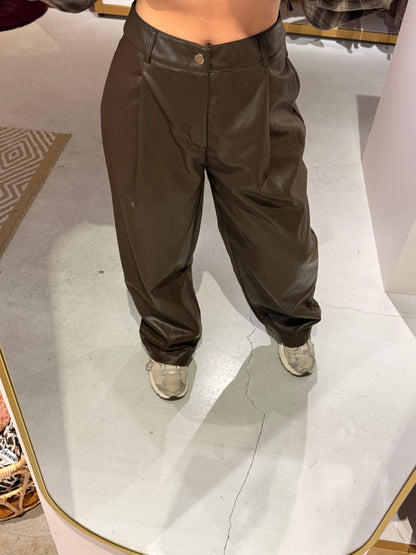 Straight leather pants brown