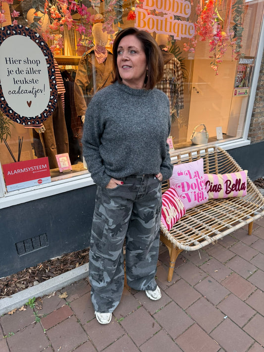 Soft knitted sweat grey