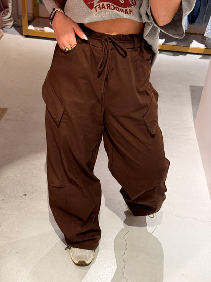 Balloon cargo pants brown