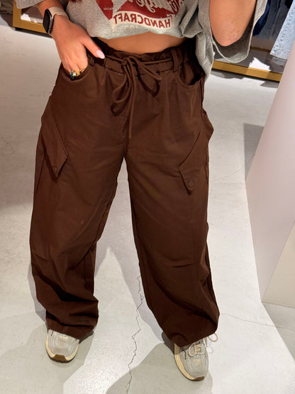 Balloon cargo pants brown