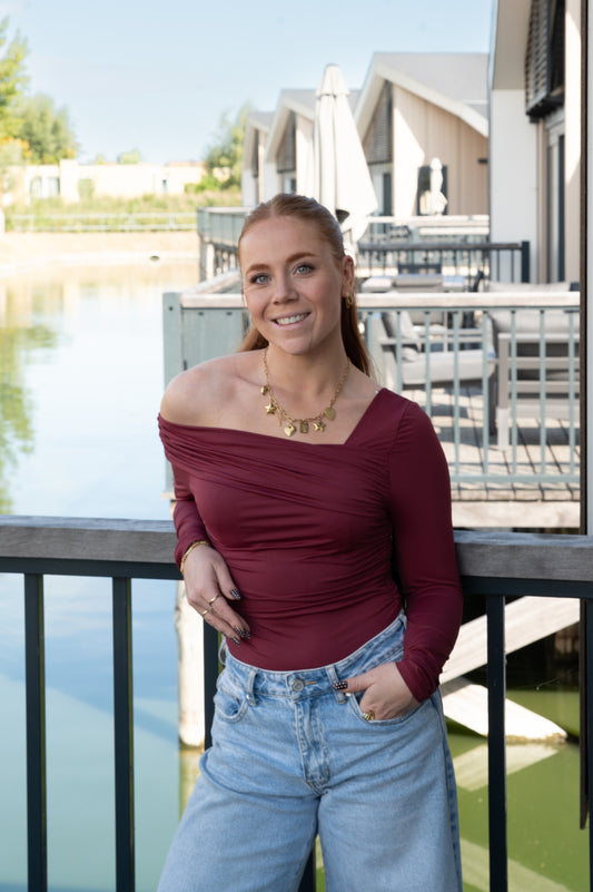 One shoulder bordeaux body