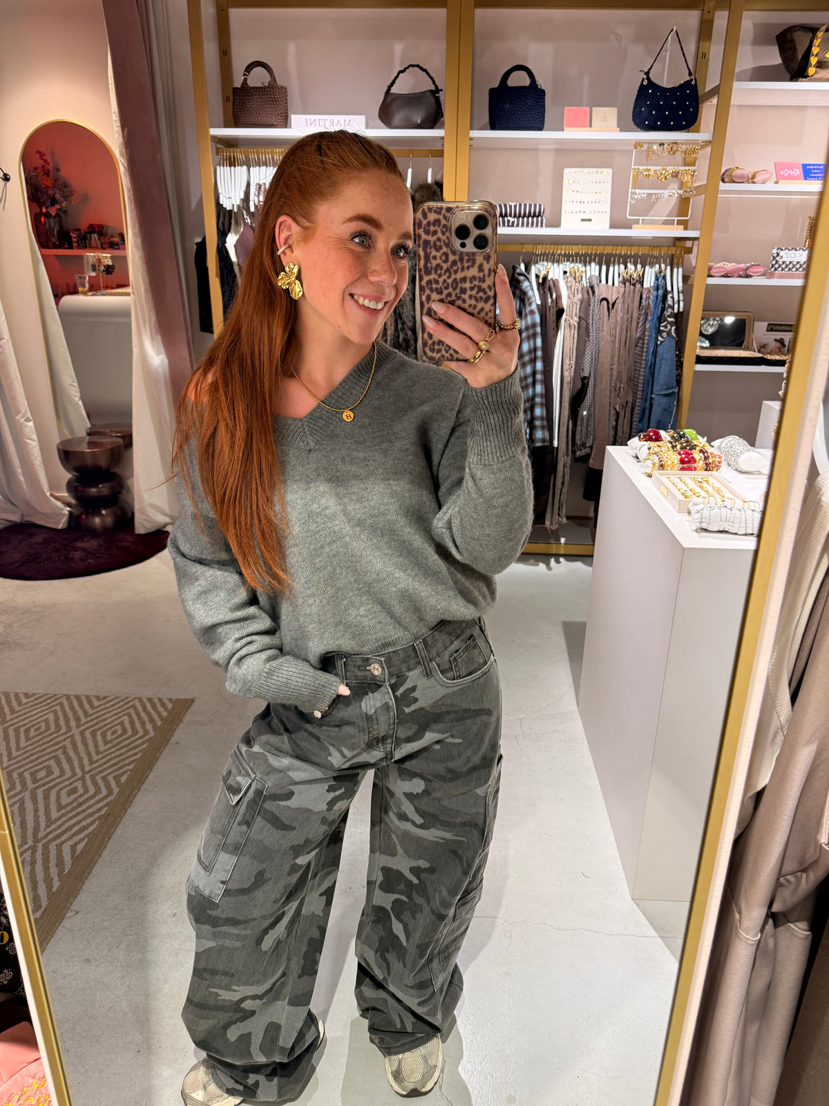 Knitted sweat v-hals grey