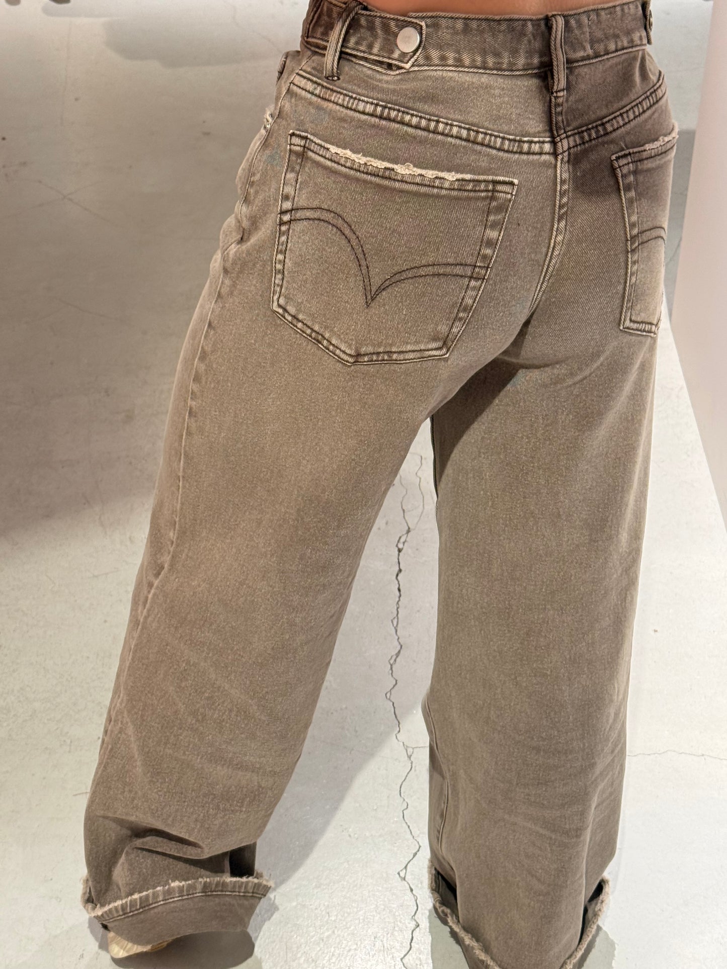 Wide leg jeans taupe