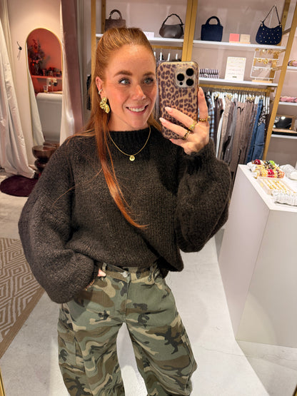 Knitted sweater brown