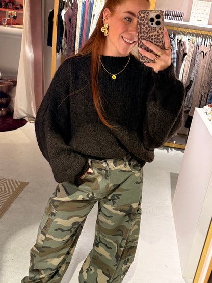 Knitted sweater brown