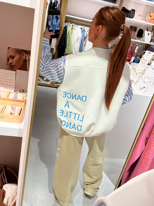 Gilet dance a little dance wit