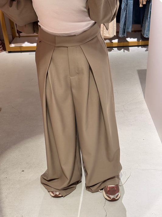 Pantalon plooien taupe