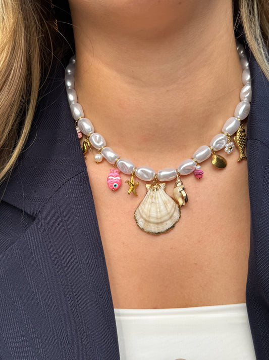 Parelketting bedels zee