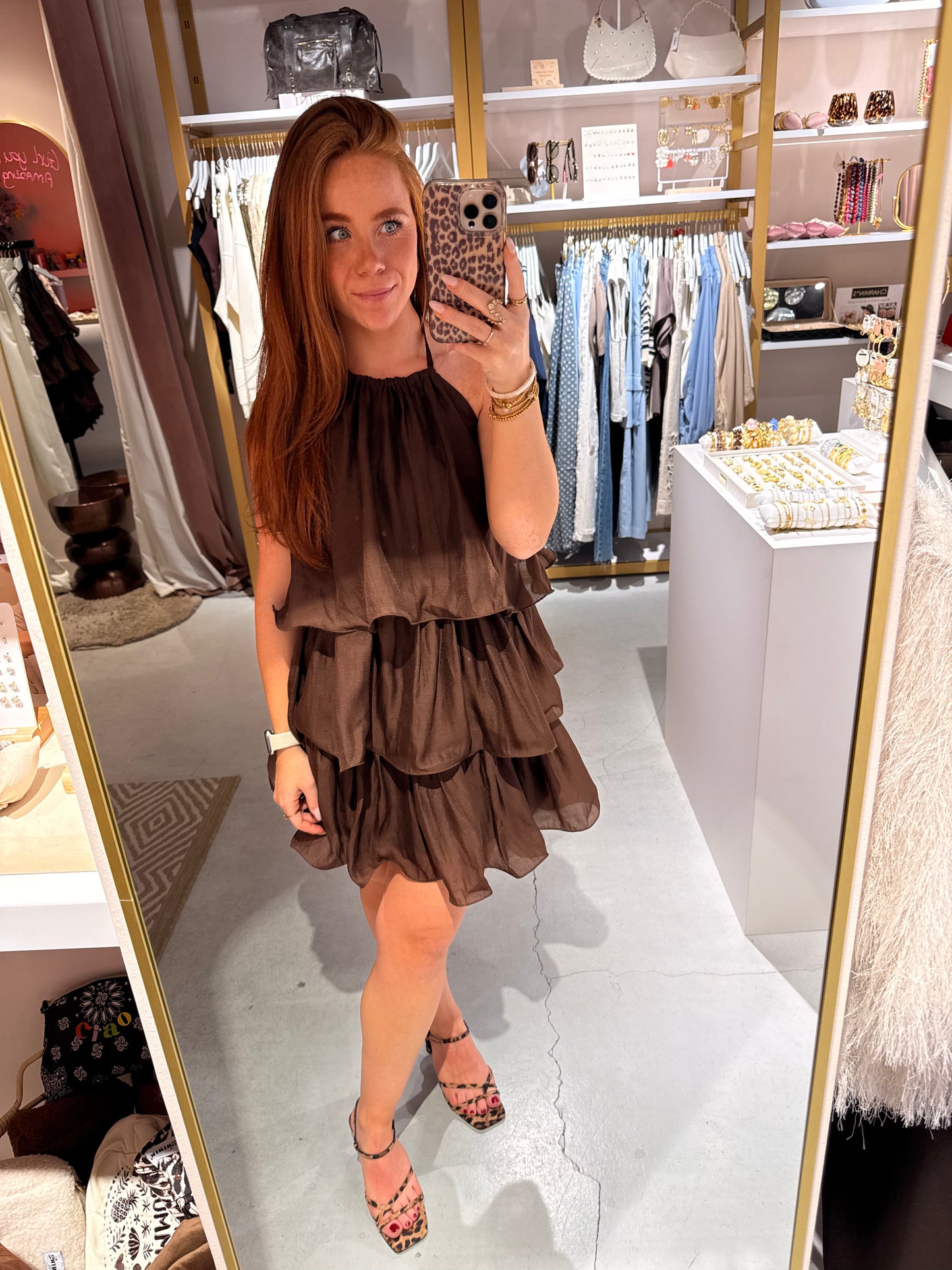 Halterjurk layers brown